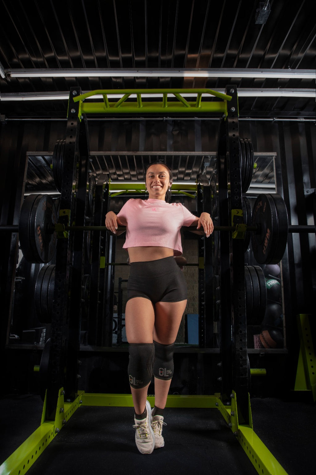 Polera Crop Rosa “STRONG” – OnlyLifter